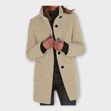 Elegantni Kaput s Vremenskim Dizajnom