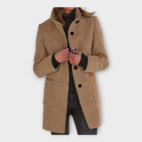 Elegantni Kaput s Vremenskim Dizajnom