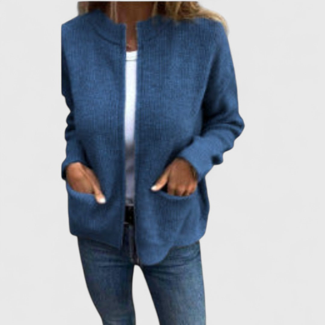 Hermiona - Prsluk s elegantnim dizajnom i udobnošću za jesen i ne samo to.